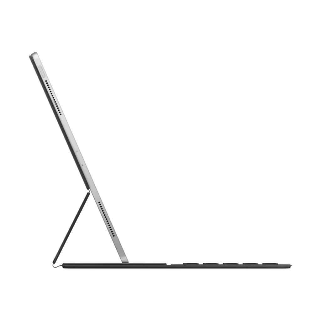 Clavier Apple Smart Keyboard Folio de couleur Noir pour iPad Pro 12;9″ 5ème génération – vue 1, disponible à Dakar chez Compustore