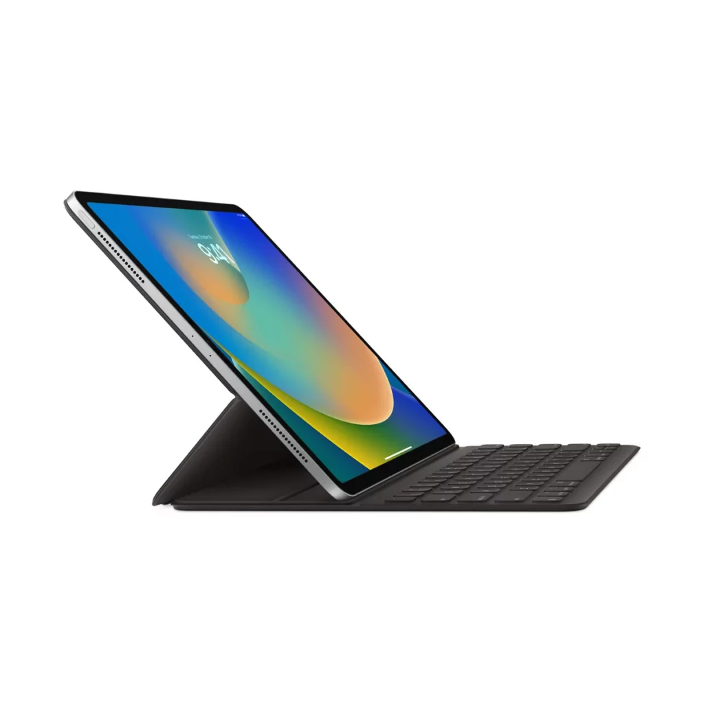 Clavier Apple Smart Keyboard Folio de couleur Noir pour iPad Pro 12;9″ 5ème génération – vue 3, disponible à Dakar chez Compustore