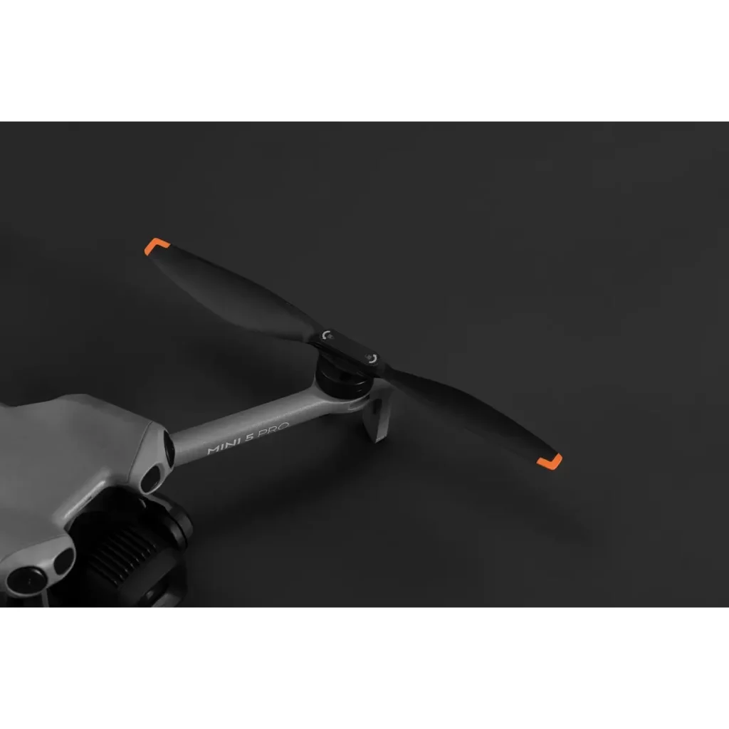 Hélices DJI Mini 5 Pro (la paire) – vue 3, disponible à Dakar chez Compustore