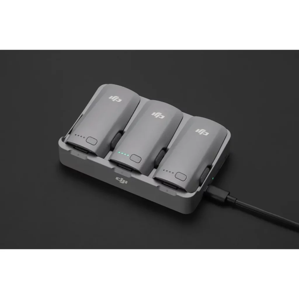 Hub de charge bidirectionnel DJI Neo 2 – vue 3, disponible à Dakar chez Compustore